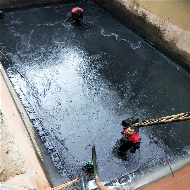 沙嘴街道废水池清理